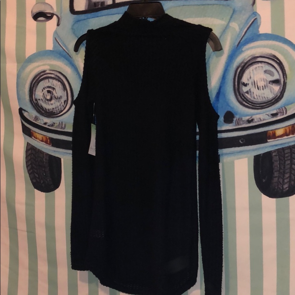 Long, extremely soft black long sleeved shirt!